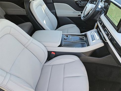 New 2026 Lincoln Aviator Reserve w/ Illumination Package image 13