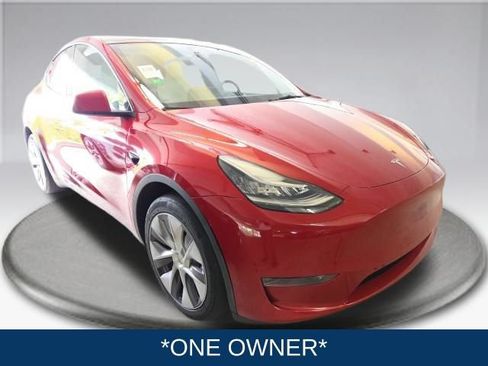 Used 2023 Tesla Model Y Long Range AWD/4WD image 2