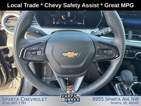 Used 2024 Chevrolet Trax LT FWD image 15