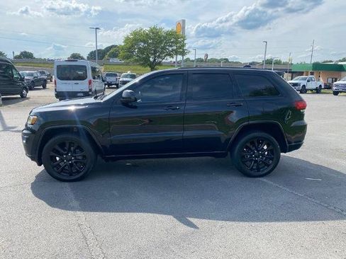 Used 2020 Jeep Grand Cherokee Altitude AWD/4WD image 4