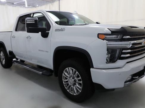 Used 2020 Chevrolet Silverado 2500 High Country image 12