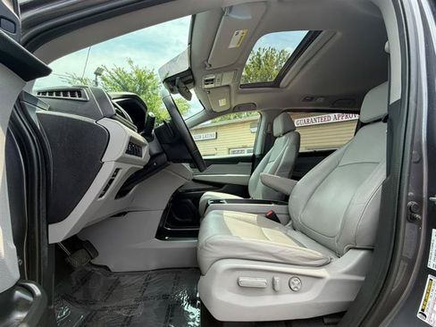 Used 2019 Honda Odyssey EX-L image 17
