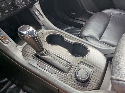 Used 2018 GMC Acadia SLT image 24