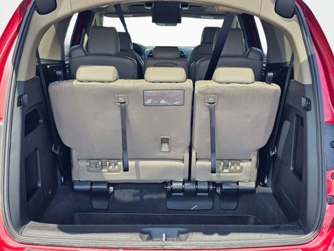 Used 2023 Honda Odyssey Touring image 12