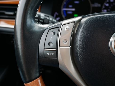 Used 2013 Lexus ES 300h w/ Luxury Pkg FWD image 31