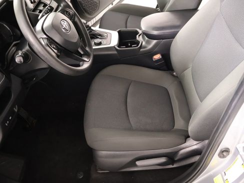 Used 2024 Toyota RAV4 LE AWD/4WD image 10