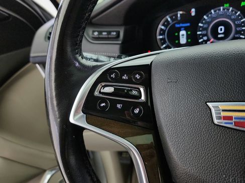 Used 2018 Cadillac Escalade Luxury AWD/4WD image 23