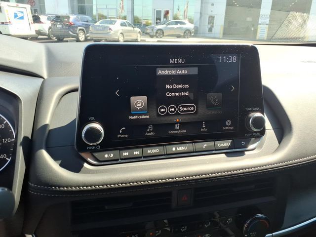 Used 2026 Nissan Rogue S FWD image 18