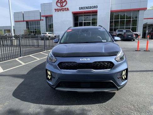 Used 2022 Kia Niro Touring Special Edition image 3