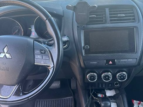 Used 2019 Mitsubishi Outlander Sport SE FWD image 11