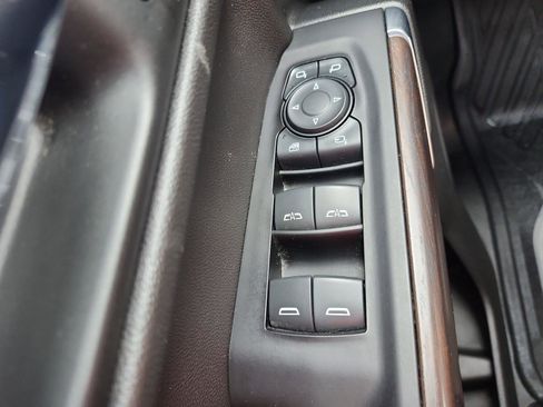 Used 2019 GMC Sierra 1500 SLT w/ SLT Premium Package AWD/4WD image 24