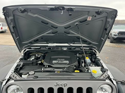 Used 2018 Jeep Wrangler Sport image 41