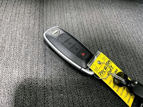 Used 2023 Nissan Rogue SV FWD image 11
