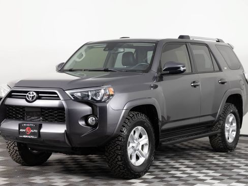 Used 2020 Toyota 4Runner SR5 Premium AWD/4WD image 2