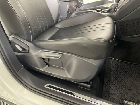 Used 2024 Volkswagen Tiguan SE R-Line AWD/4WD image 24