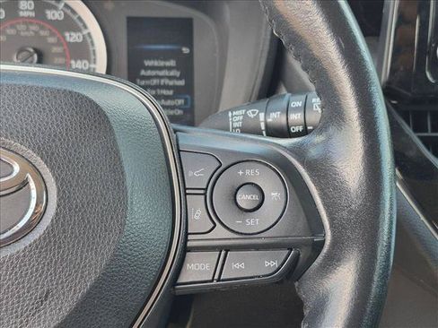 Used 2022 Toyota Corolla Cross LE FWD image 9