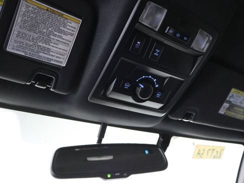 Used 2016 Toyota Tacoma TRD Off-Road image 14