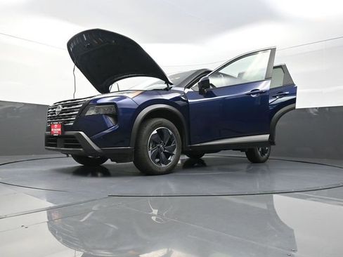 Used 2024 Nissan Rogue SV AWD/4WD image 42