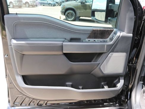 Used 2024 Ford F250 Lariat w/ Lariat Ultimate Package AWD/4WD image 13