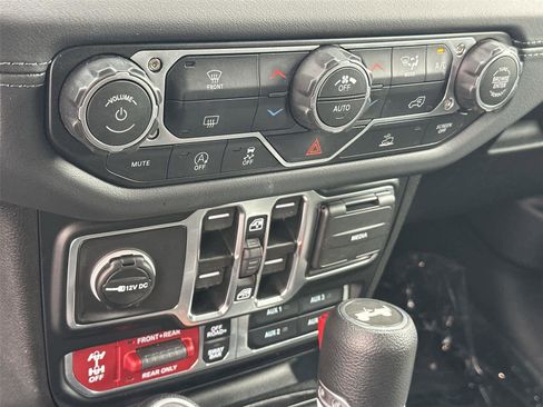 Used 2026 Jeep Wrangler Unlimited Rubicon AWD/4WD image 26