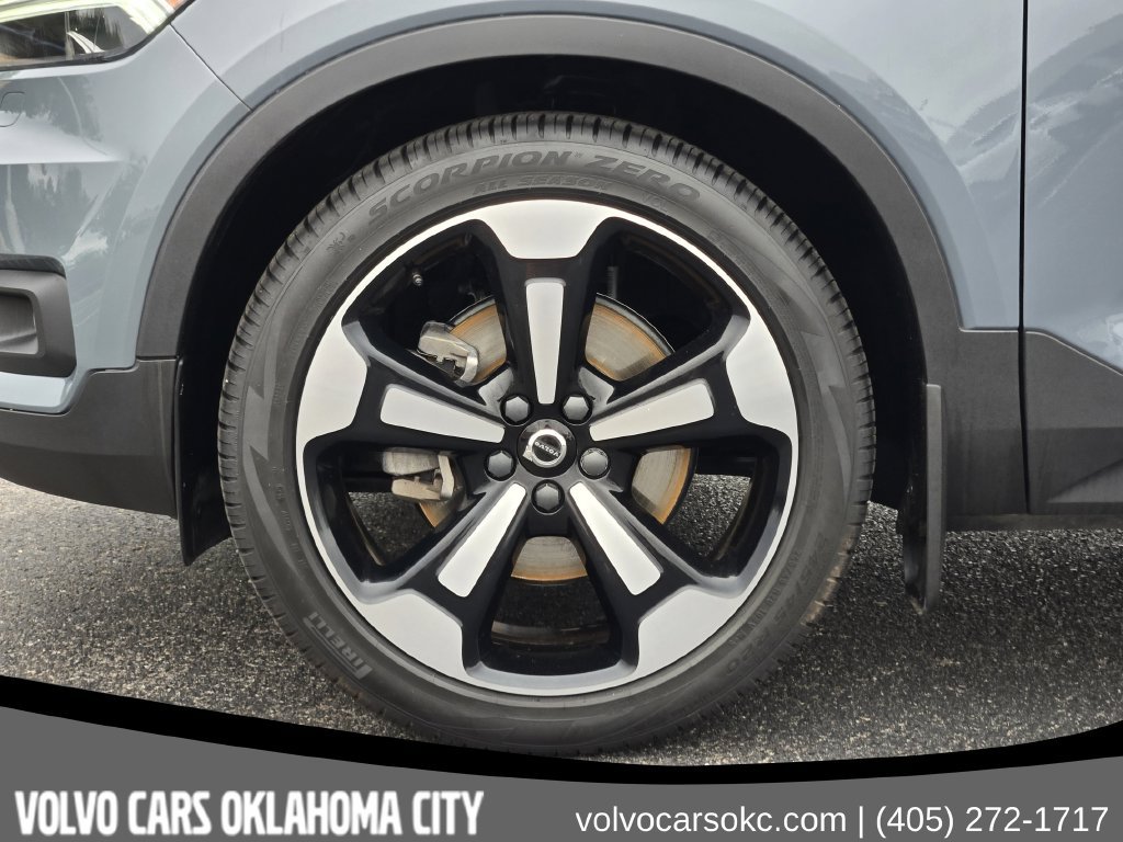 Used 2020 Volvo XC40 T5 Momentum w/ Protection Package Premier AWD/4WD image 9
