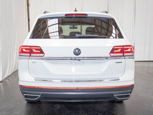 Used 2023 Volkswagen Atlas SE w/ Panoramic Sunroof Package image 3
