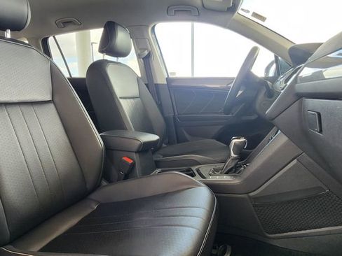 Used 2022 Volkswagen Tiguan SE FWD image 25