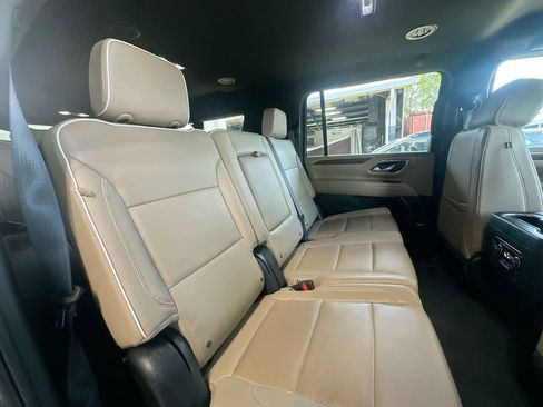Used 2024 Chevrolet Suburban Premier RWD image 26