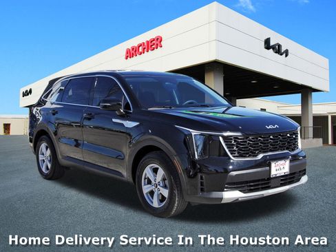 Certified 2025 Kia Sorento LX image 1