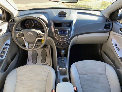 Used 2015 Hyundai Accent GLS w/ Option Group 02 image 4