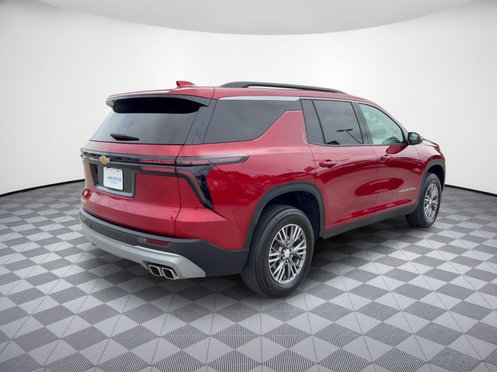 Used 2025 Chevrolet Traverse LT w/ LPO, Floor Liner Package FWD image 9