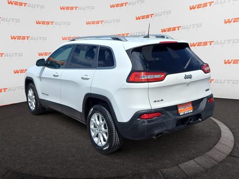 Used 2016 Jeep Cherokee Latitude w/ Cold Weather Group AWD/4WD image 3