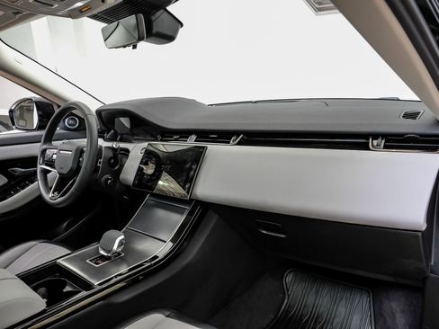Used 2024 Land Rover Range Rover Evoque Dynamic SE image 16