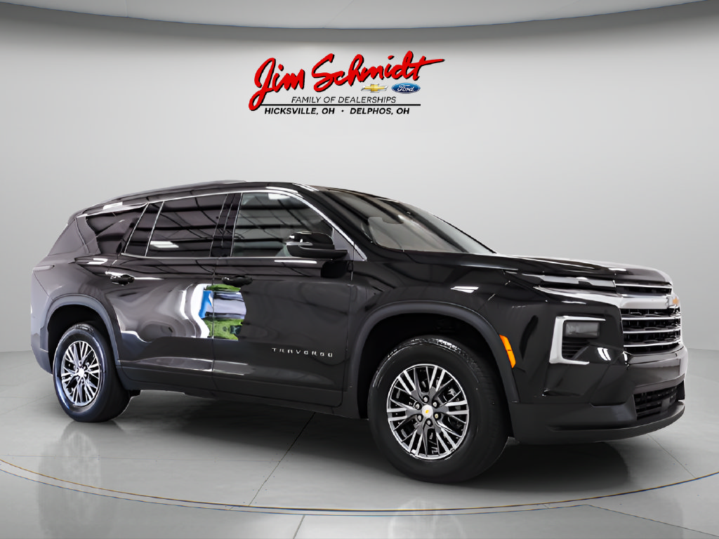 Used 2026 Chevrolet Traverse LT FWD image 1