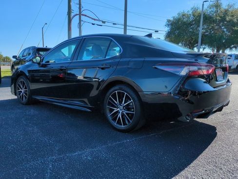 Used 2023 Toyota Camry SE image 6