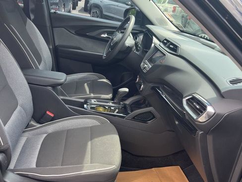Used 2023 Chevrolet TrailBlazer LT FWD image 11