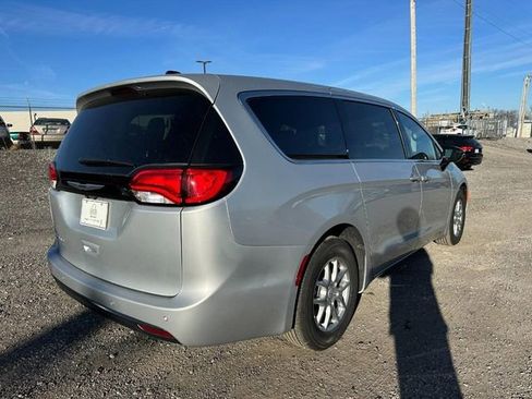 New 2026 Chrysler Voyager LX image 3