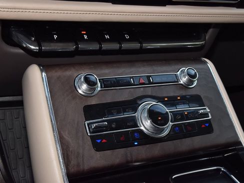 Used 2022 Lincoln Aviator Reserve w/ Equipment Group 201A AWD/4WD image 32