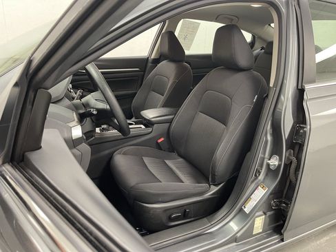 Used 2023 Nissan Altima 2.5 SV image 18