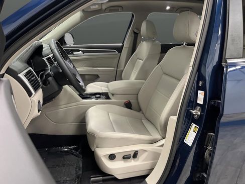 Used 2022 Volkswagen Atlas SE w/ Panoramic Sunroof Package image 4