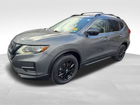 Used 2018 Nissan Rogue SV image 1