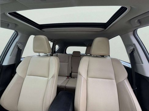 Used 2013 Toyota RAV4 Limited AWD/4WD image 27