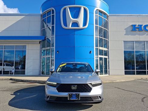 Used 2024 Honda Accord EX image 2