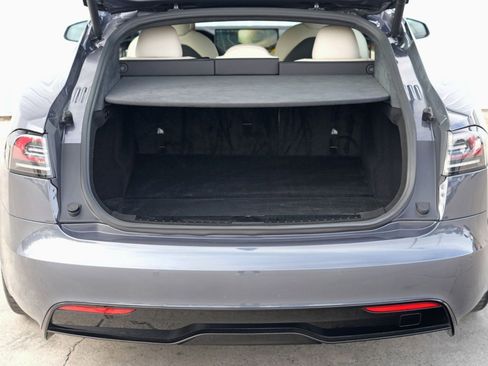 Used 2022 Tesla Model S image 10