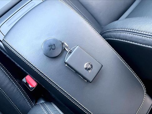 Used 2025 Volvo XC40 B5 Core w/ Protection Package Premier image 14