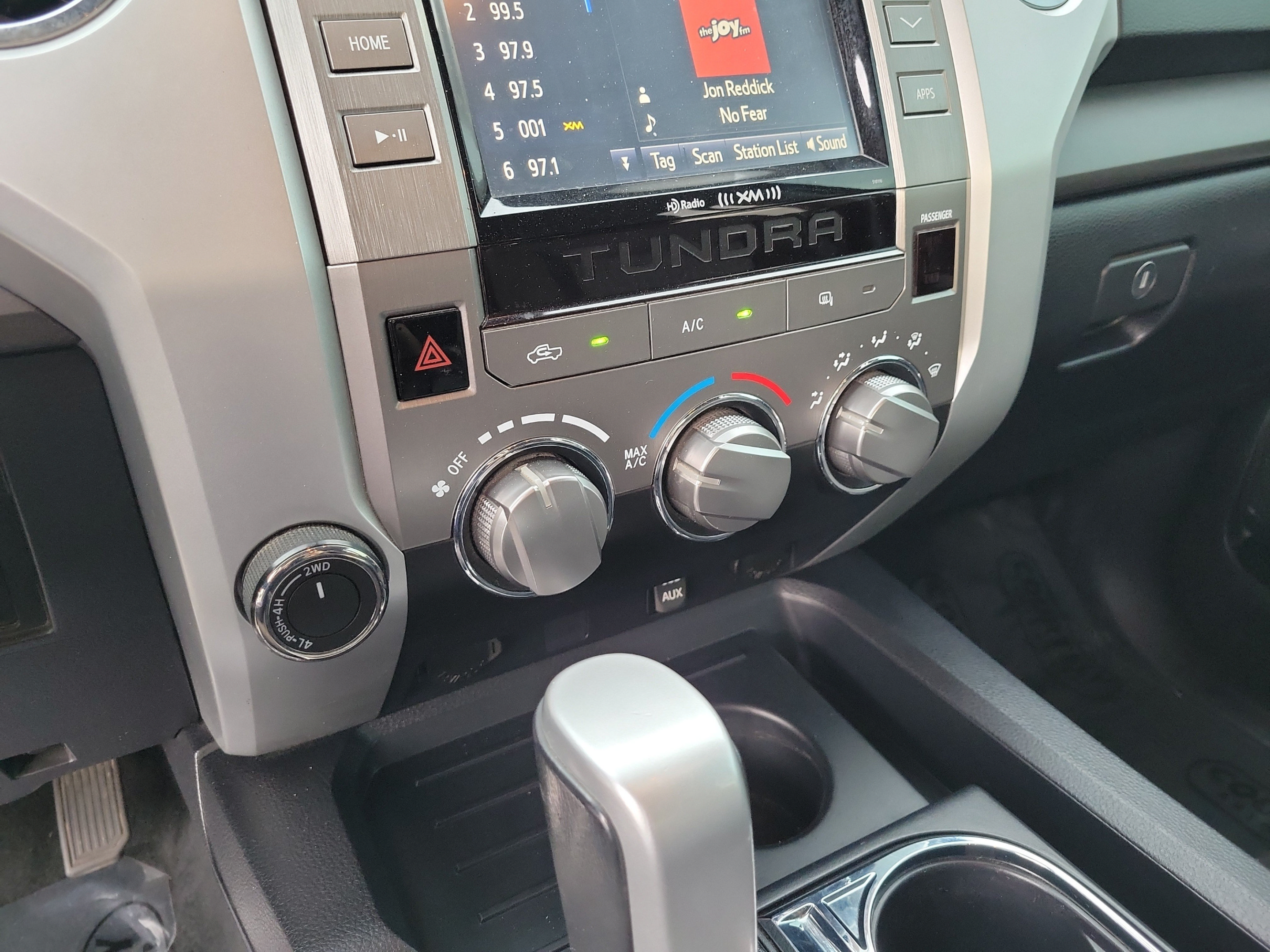Used 2017 Toyota Tundra SR5 w/ SR5 Upgrade Package AWD/4WD image 24