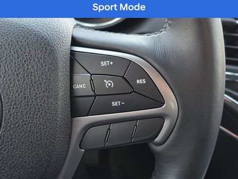 Used 2018 Jeep Grand Cherokee Limited image 27