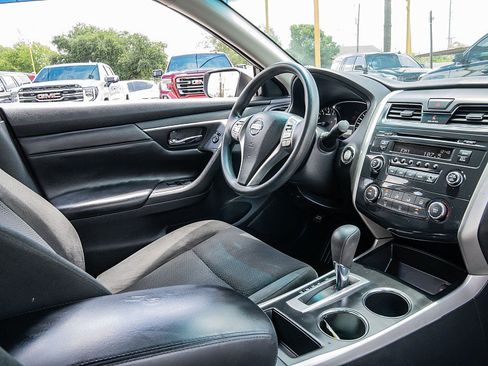 Used 2015 Nissan Altima 2.5 S w/ Sport Value Package FWD image 19