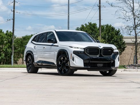 Used 2023 BMW XM AWD/4WD image 2