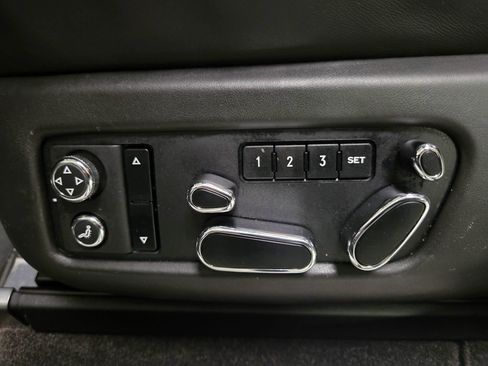 Used 2018 Bentley Flying Spur V8 AWD/4WD image 16